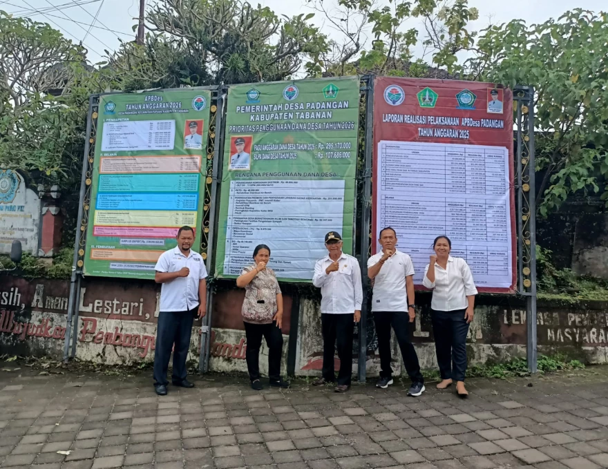 PEMASANGAN BALIHO APBDES 2026, PRIORITAS PENGGUNAAN DANA DESA 2026 DAN LAPORAN REALISASI PELAKSANAAN APBDES 2025 DESA PADANGAN
